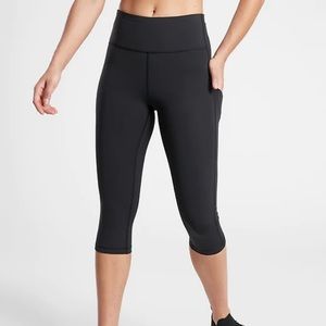 Athleta Ultimate Stash Pocket Crop - NWT